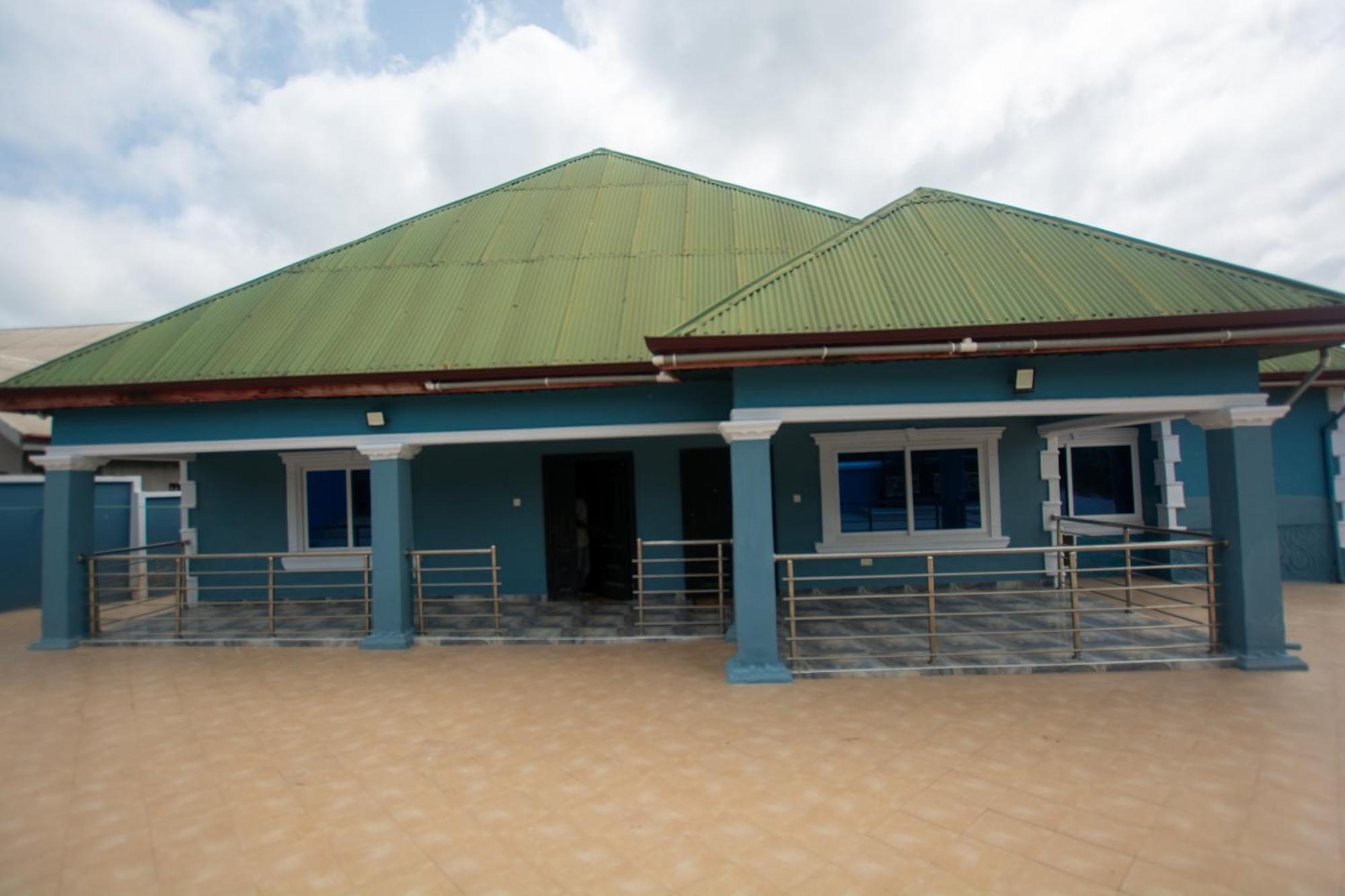 Yaa Asantewaa Inn Ejisu Buitenkant foto