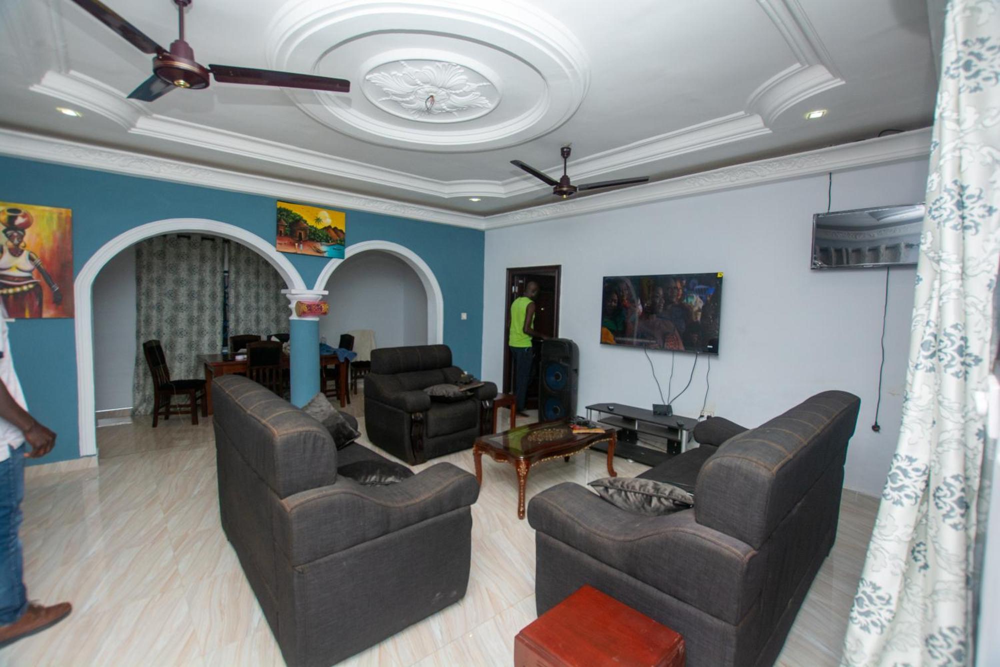 Yaa Asantewaa Inn Ejisu Buitenkant foto