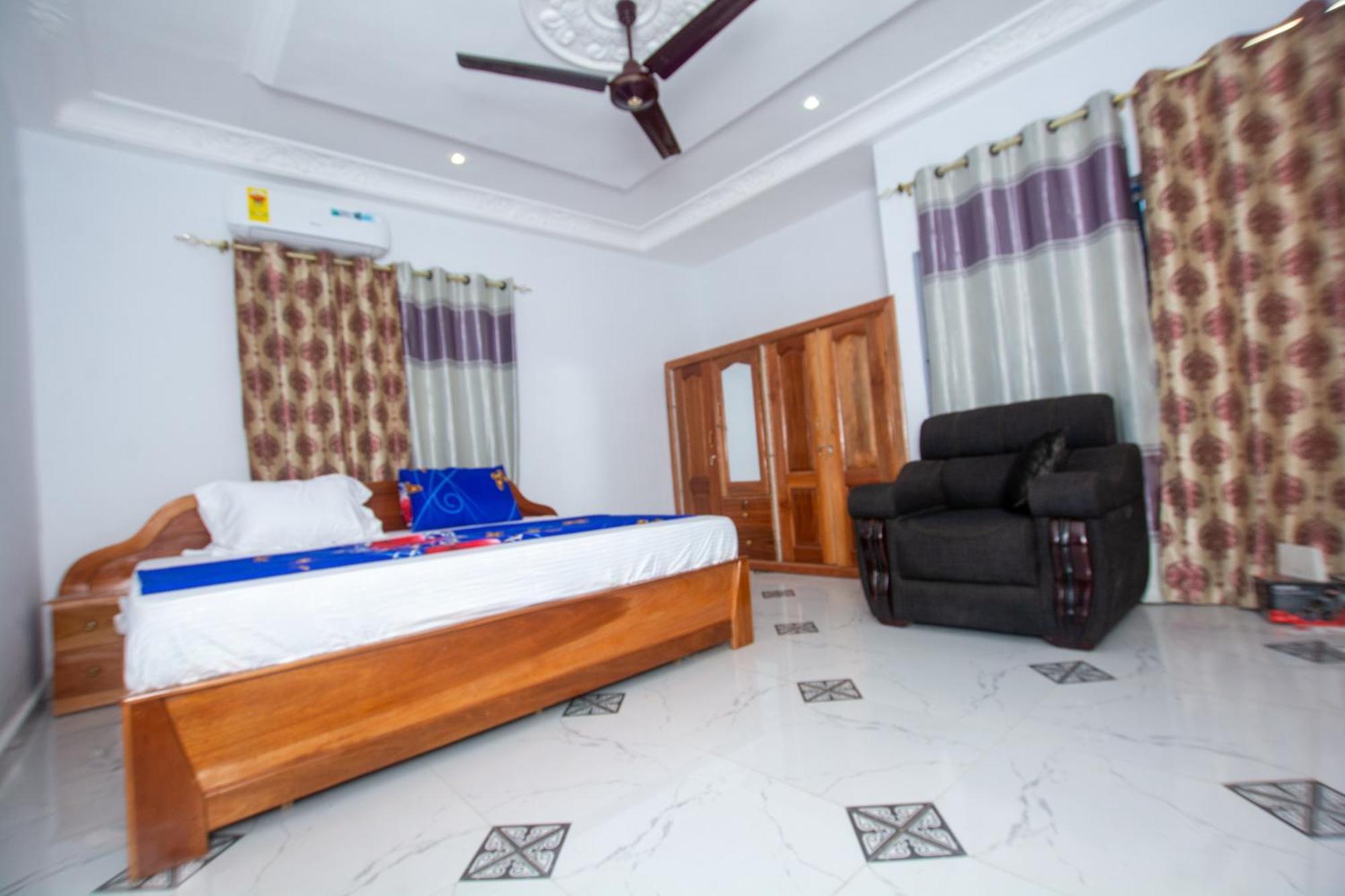 Yaa Asantewaa Inn Ejisu Buitenkant foto